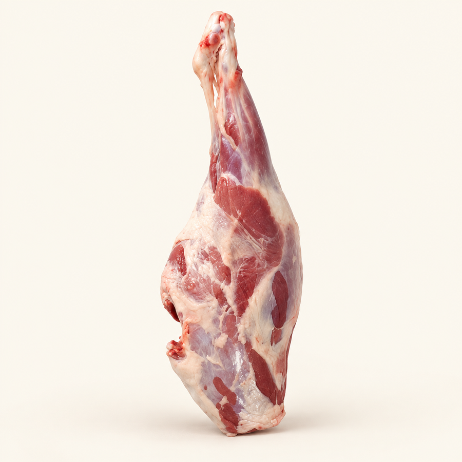 Jehněčí Kýta 1kg – krémové pozadí